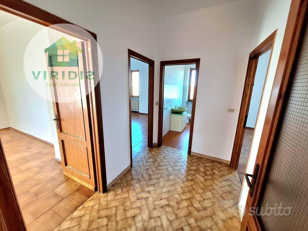 Rustico / Casale di 534 m² con più di 5 locali e b - Vista 5