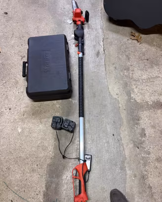 Forbici motosega e asta a batteria
