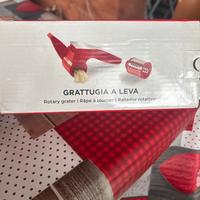 Grattuggia a leva