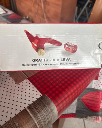 Grattuggia a leva