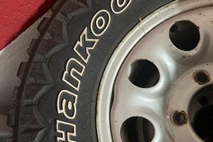 Gomme tasselate Hankook Dynapro MT e cerchi Suzuki