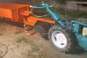 Motocoltivatore con fresa e rimorchio