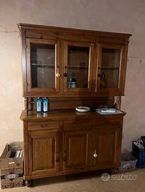 Credenza il legno massello con vetrina