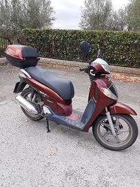 Honda sh 150.