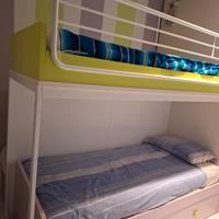 letto a castello con scala contenitore