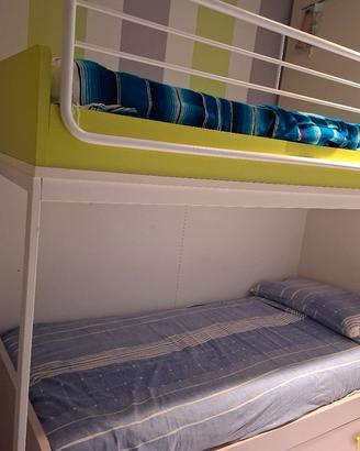 letto a castello con scala contenitore