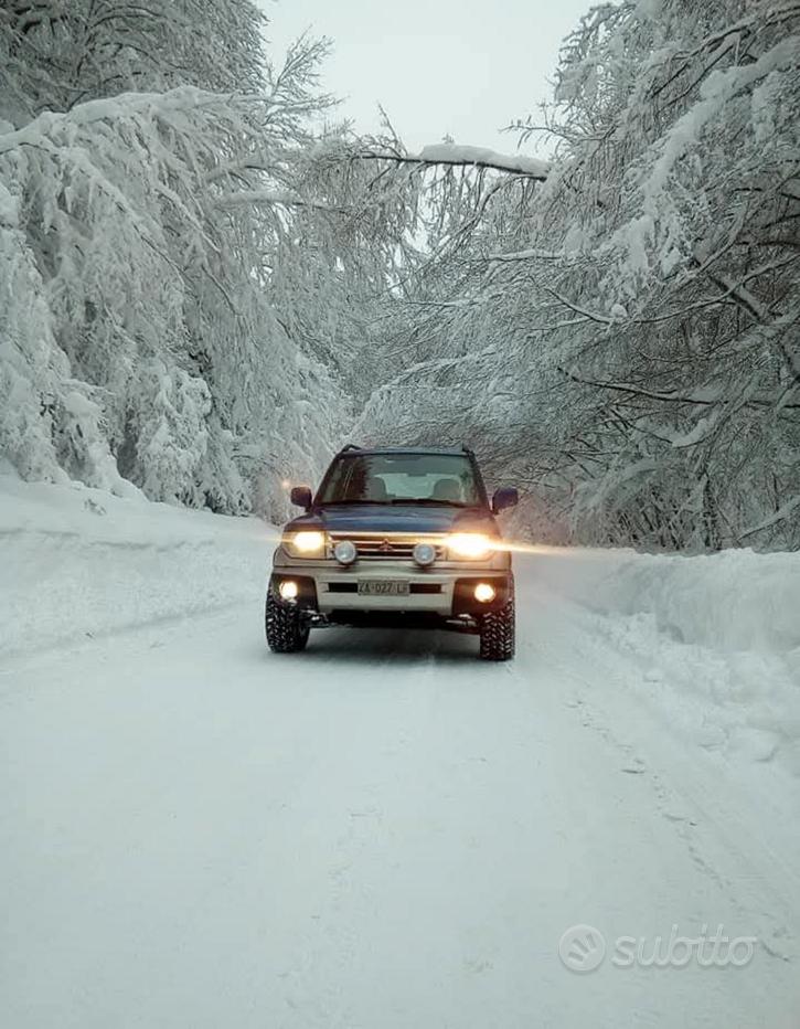 MITSUBISHI Pajero Pinin