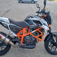 KTM 690 Duke R - 2014