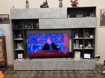 Parete attrezzata + divani