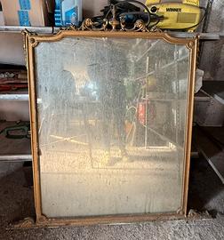 Specchiera vintage dorata con cornice dorata