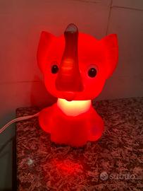 Elefantino con luce