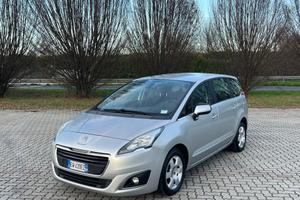 Peugeot 5008 1.6 HDi 115CV Allure