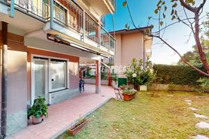 SPLENDIDO 4 LOCALI CON AMPIO GIARDINO PRIVATO A DU