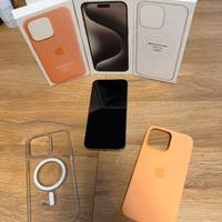 Iphone 15 pro max 256 gb con 2 cover originali