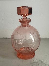 Antica bottiglia liquore Art Déco in vetro rosa