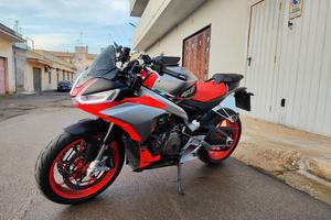 Aprilia tuono 660