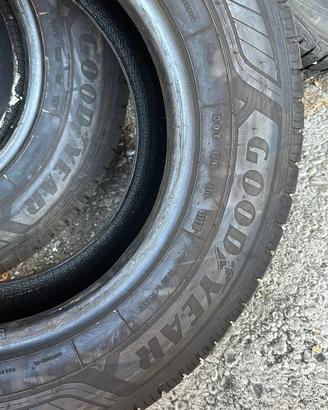 Coppia di gomme good year