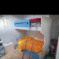 Letto a castello e armadio usati