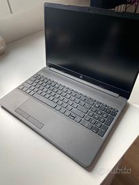 laptop PREZZO TRATTABILE supporta windows 11