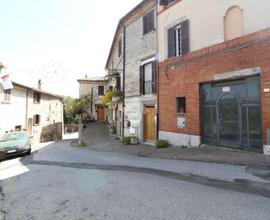 2 LOCALI A MONTELEONE SABINO