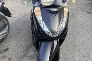 Honda SH 300