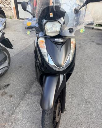 Honda SH 300