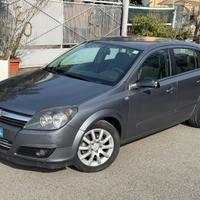 Opel Astra, cambio automatico, benzina