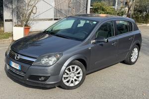Opel Astra, cambio automatico, benzina