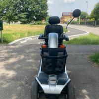 Scooter elettrico per anziani/disabili