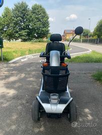 Scooter elettrico per anziani/disabili