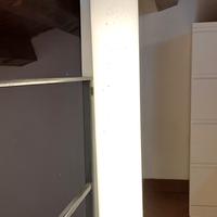 Lampada a colonna con stelline traforate