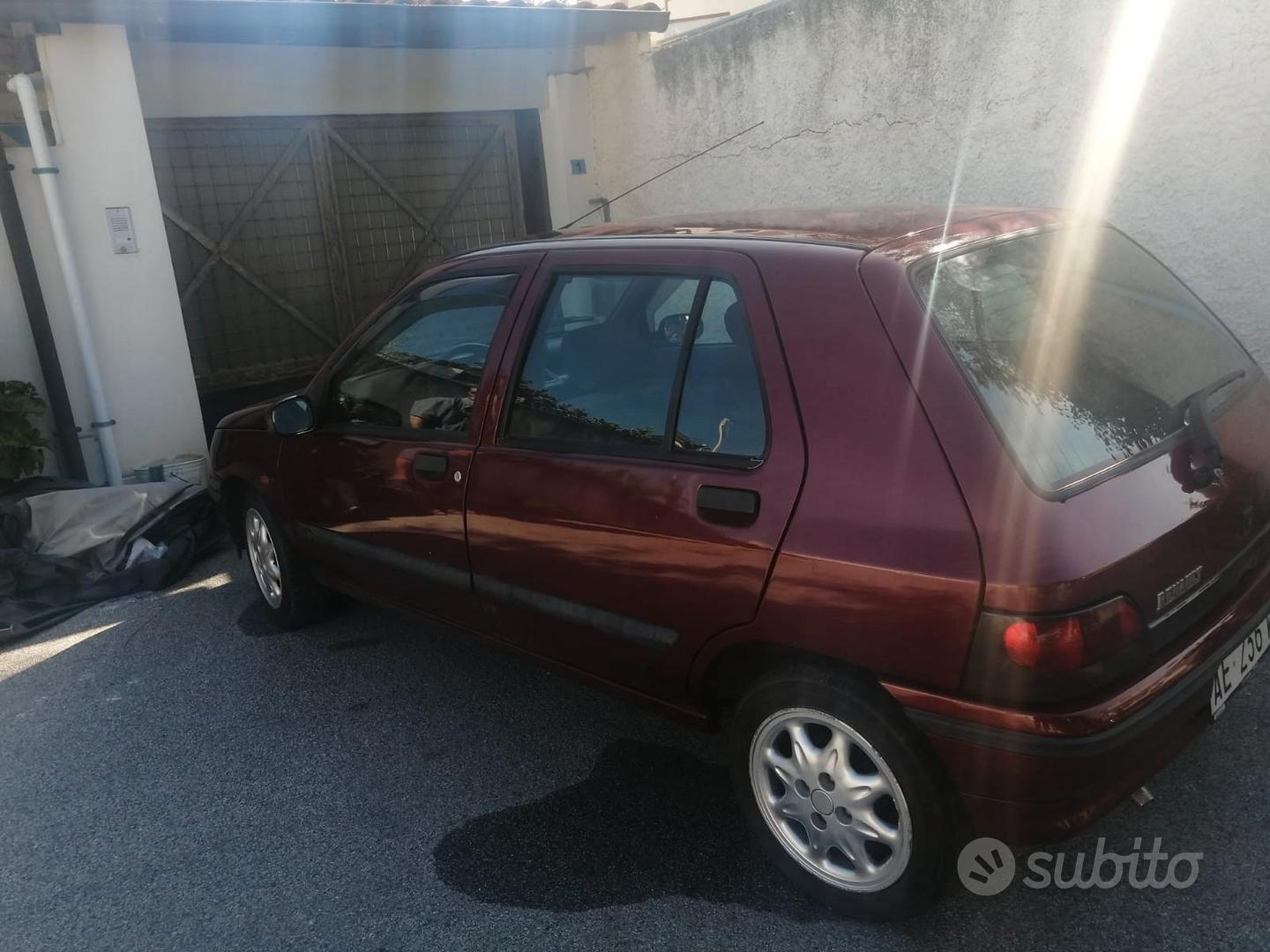 Renault Clio cat 5 porte RN: prezzo e scheda tecnica 