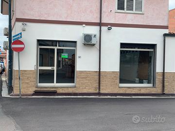 Locale commerciale centrale