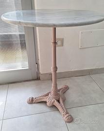 Tavolino tondo in marmo con piede rosa