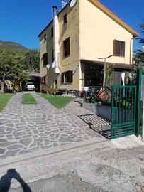 Casa indipendente di 170 m² con 5 locali e box aut