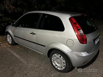 Ford Fiesta 2004