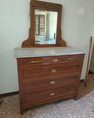 Cassettone piano in marmo e specchiera incorporata
