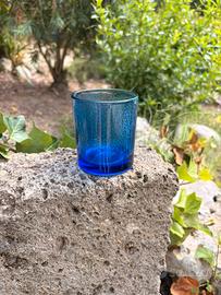 Bicchieri in vetro blu