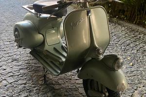 Piaggio Vespa 125 faro basso 1951 vacanze romane