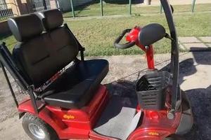 Scooter veicolo elettrico per anziani / disabili
