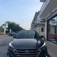 Hyundai Tucson 1.7 CRDi XPossibleTETTO APRIBILE,TE