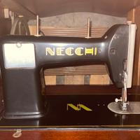 Macchina da cucire Necchi