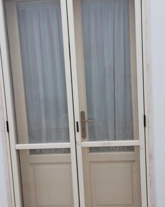 Zanzariera in alluminio bianca a porta