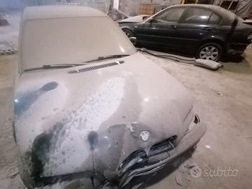 2 auto incidentate BMW 320 serie intere ricambi