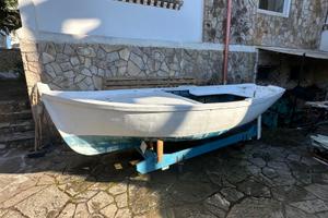 Barca lancia d'epoca da pesca