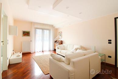 4 LOCALI A PORTO SAN GIORGIO