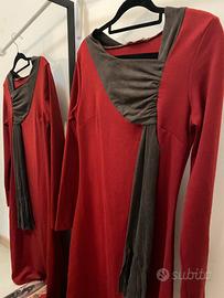 Vestiti rosso e marone