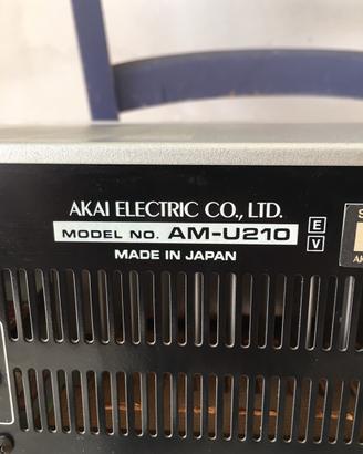 Amplificatore akai am u-210