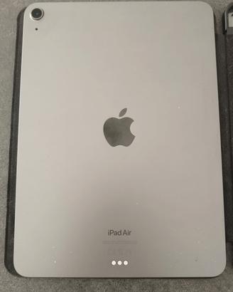 iPad 5 air con accessori extra 