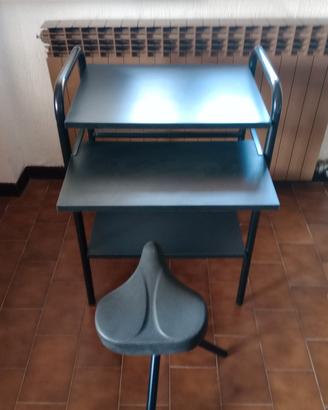 Tavolino Nero a PC con sedia